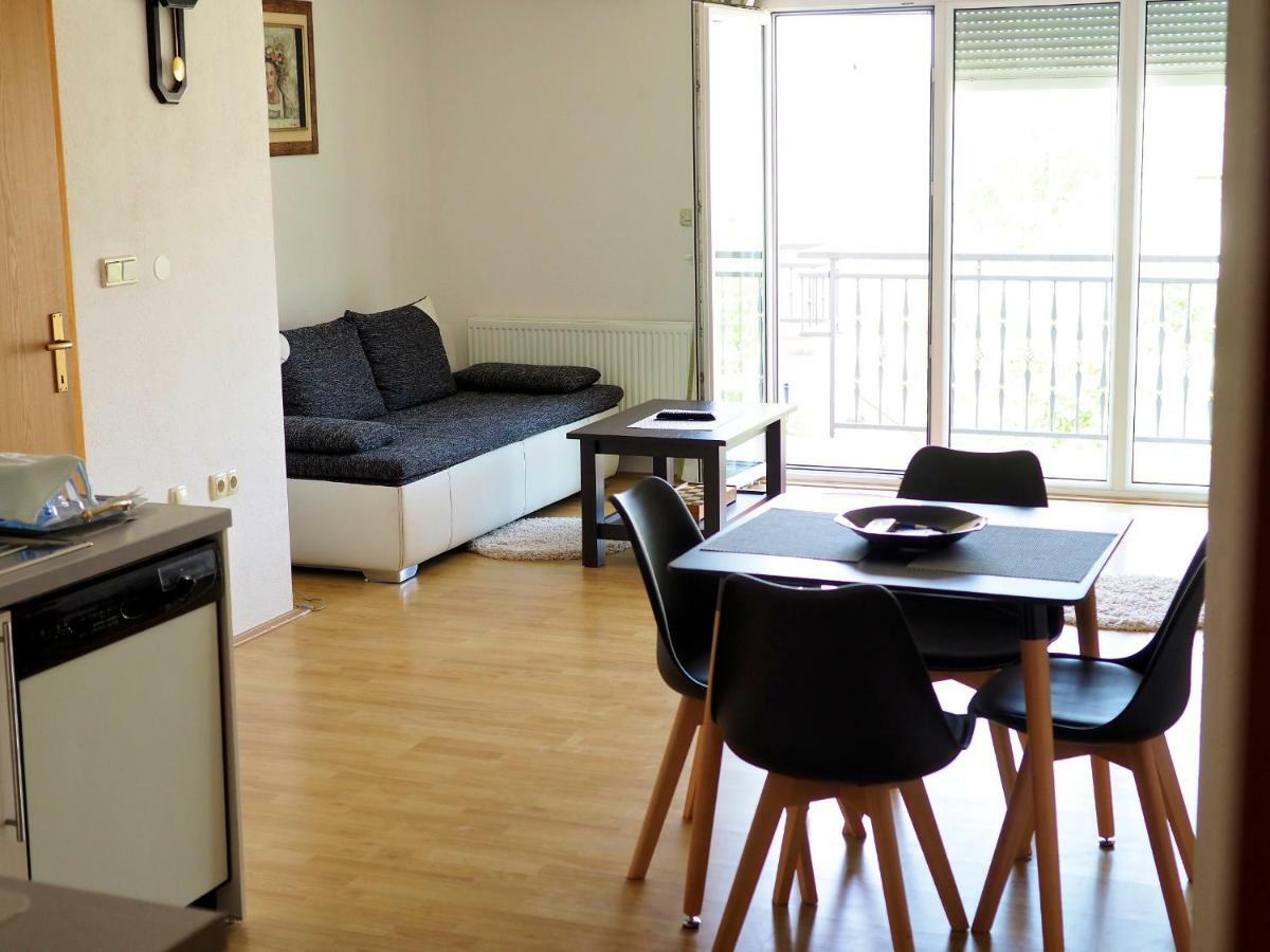 Apartment Ivan-Experience 3 Bedrooms Любушки Екстер'єр фото